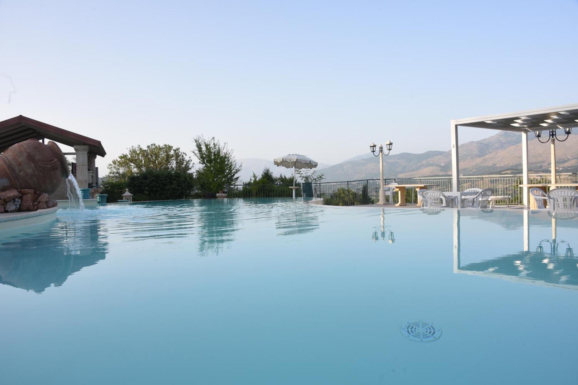 Bosco D'Olmi Country House Sant'Andrea del Garigliano Luaran gambar
